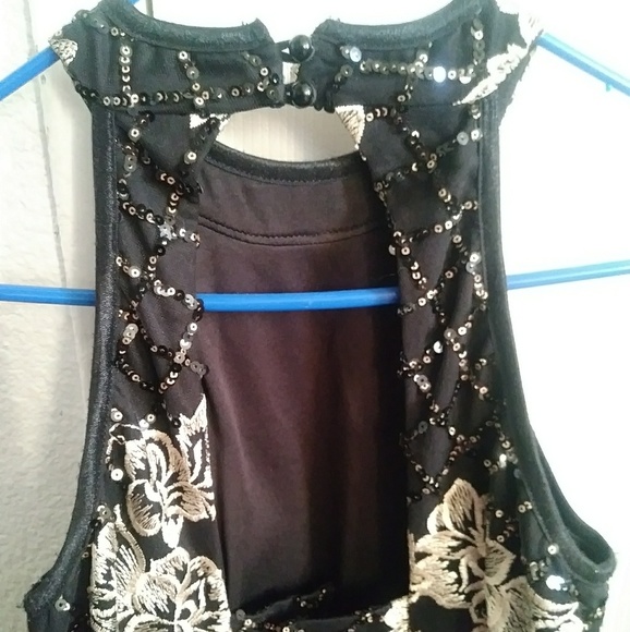 Dress - Picture 4 of 4